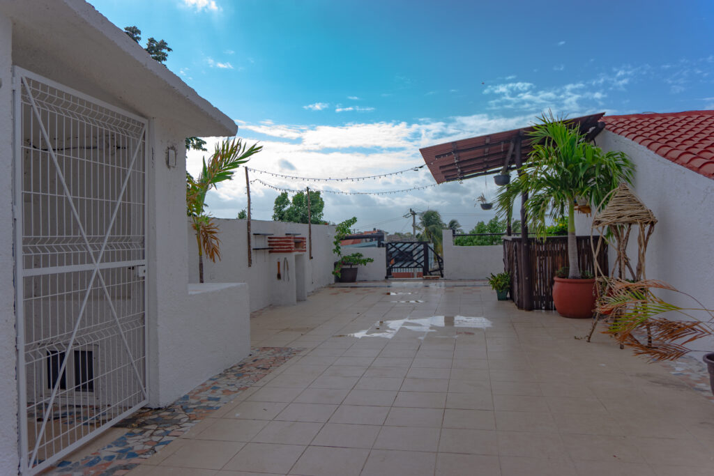 4-bedroom investment property in Cozumel perfect for Dive School or vacation rental - Casa Chentuk.